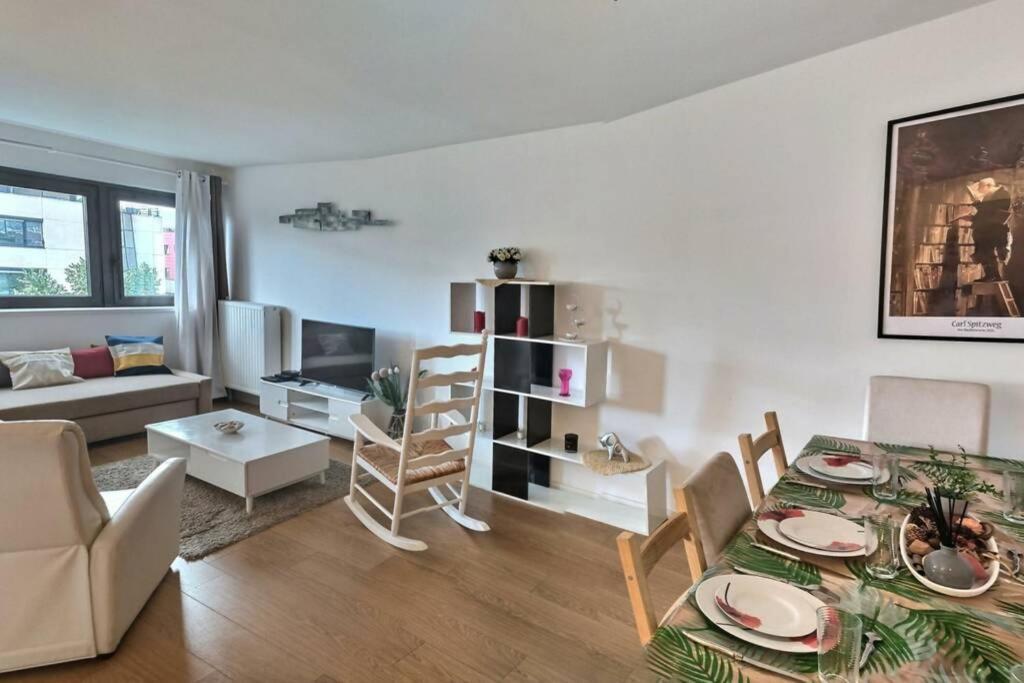 Le Chic Agil Avec Metro Aux Pieds Du Logement *