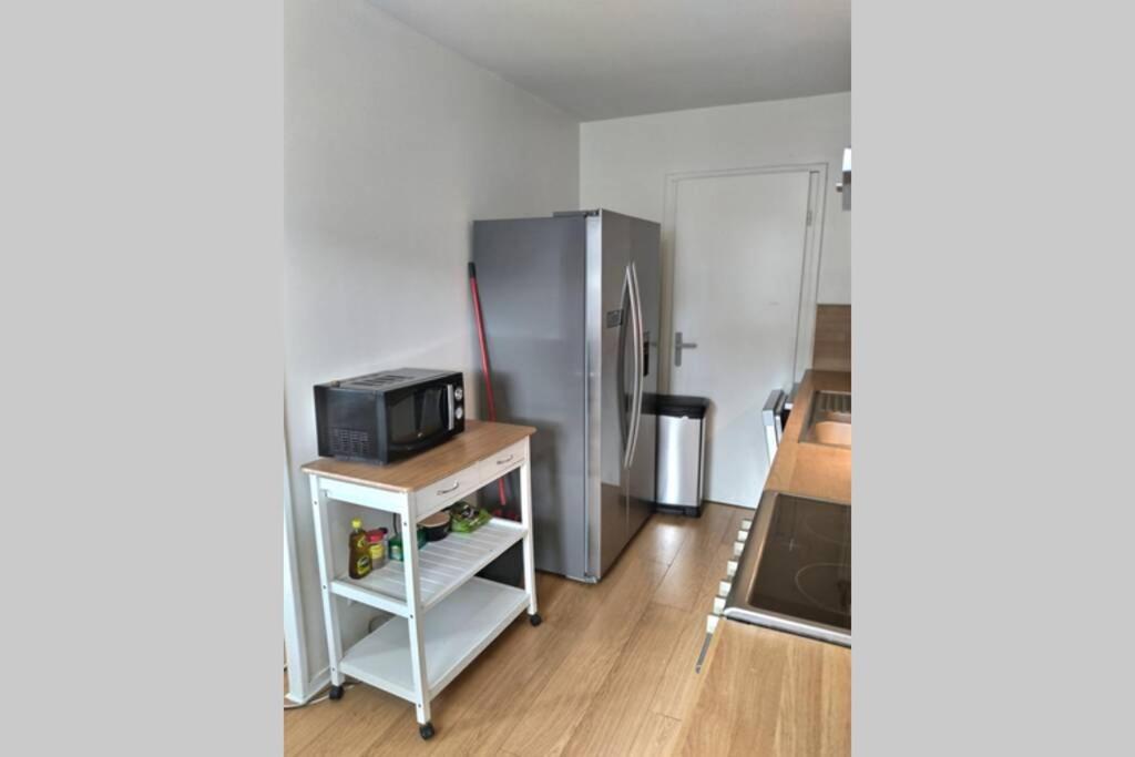 Le Chic Agil Avec Metro Aux Pieds Du Logement Appartement